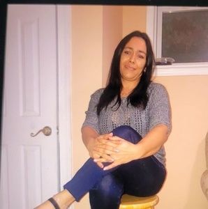 Meet your Posher, Dania